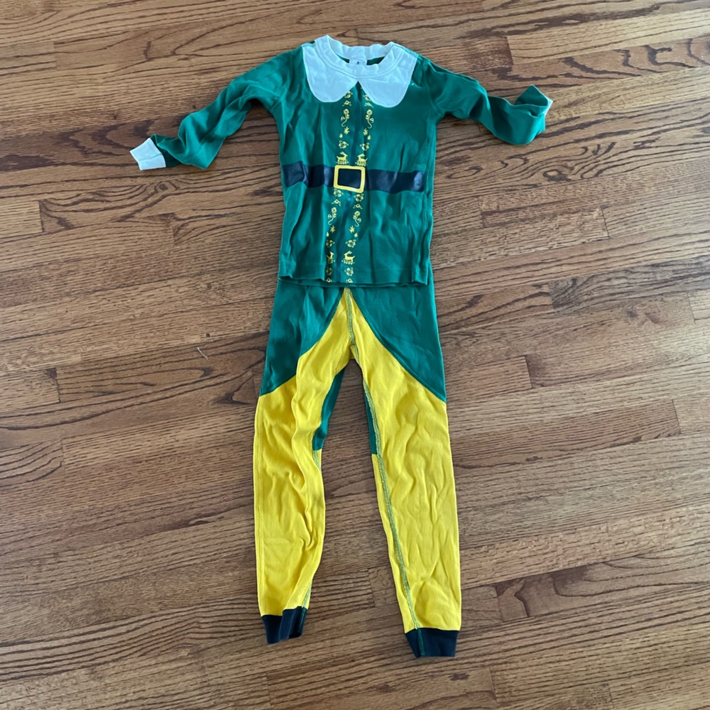 Hanna Andersson Elf pajama set, size 6-7